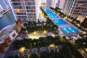 Luxury Waterfront Condo In The Urban Oasis At Icon-Brickell Free Spa